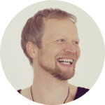 Uli Schuchart, Gründer Inner Flow Yoga, Leiter Spiritual Alignment und Meditationslehrer*in Ausbildung